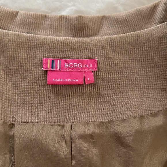 BCBG Jacket with belt - Picture 3 of 7